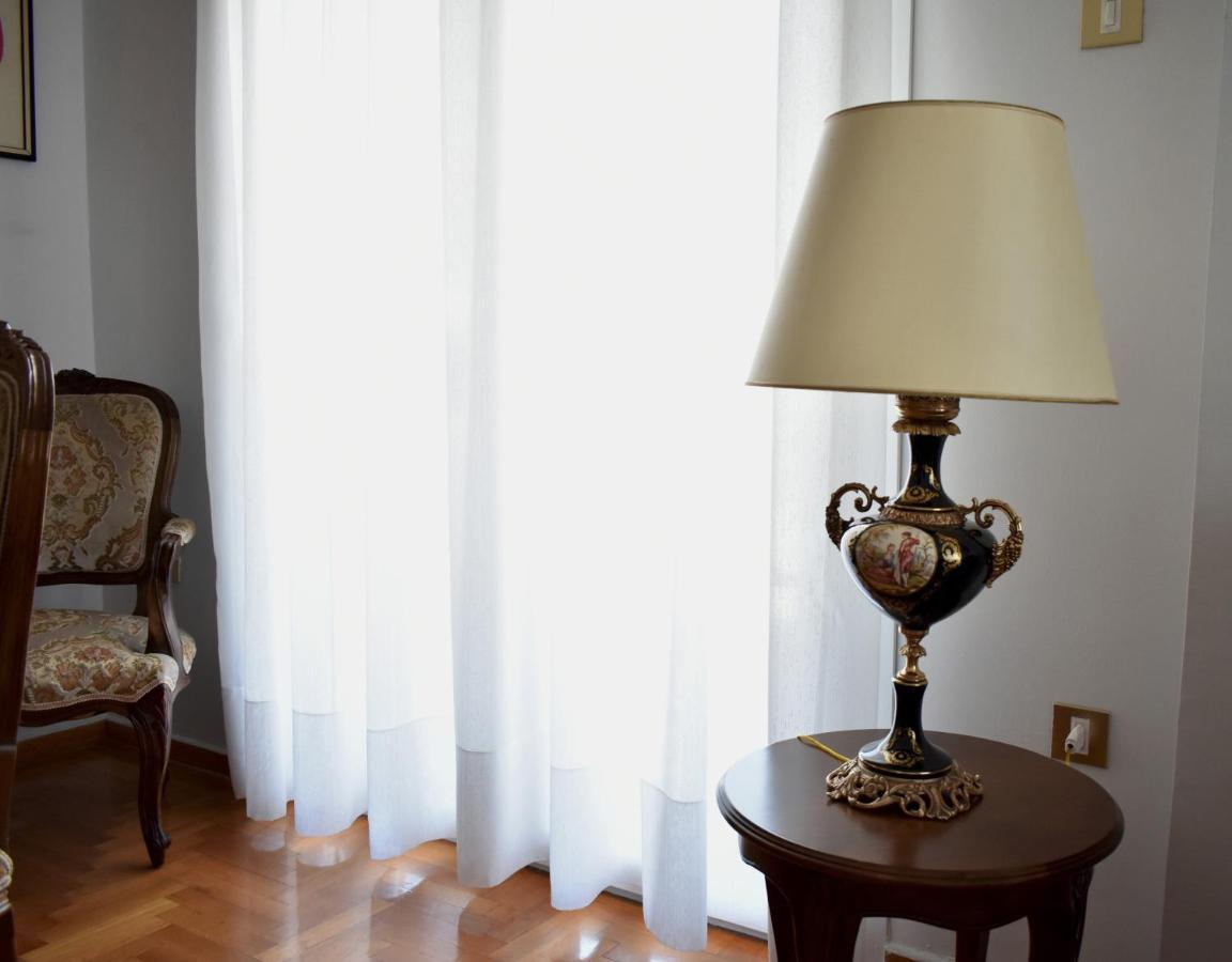 Κεντρικό Και Ευρύχωρο Οροφοδιαμέρισμα Kastoria Exterior foto